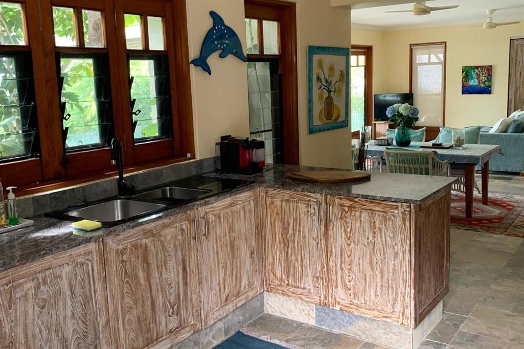 Beachfront Dolphin Cabin Oak Beach Ngoại thất bức ảnh